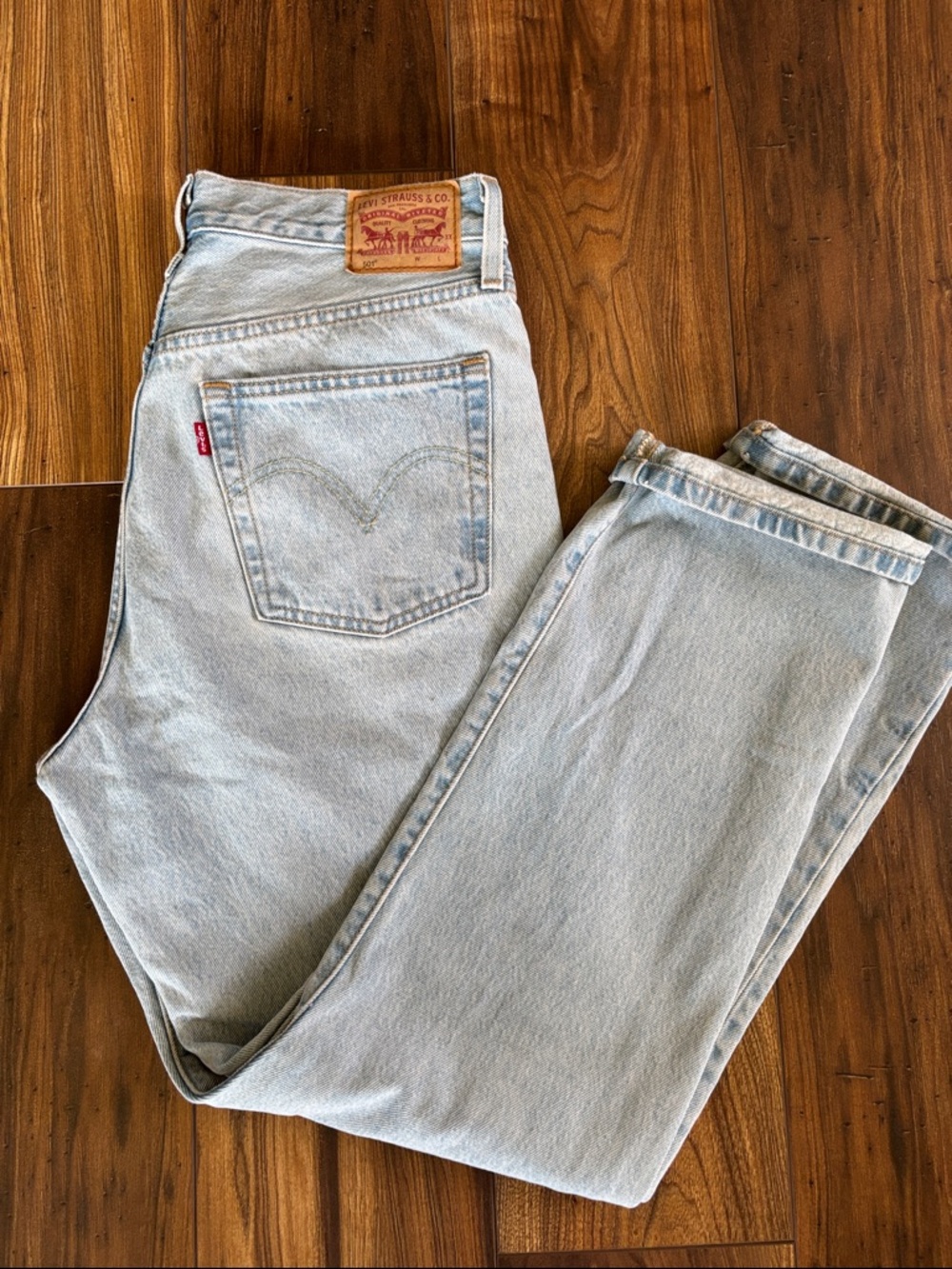 Levi's 501 Women’s Light Blue Vintage Straight-Leg Jeans 30 x 30, high rise